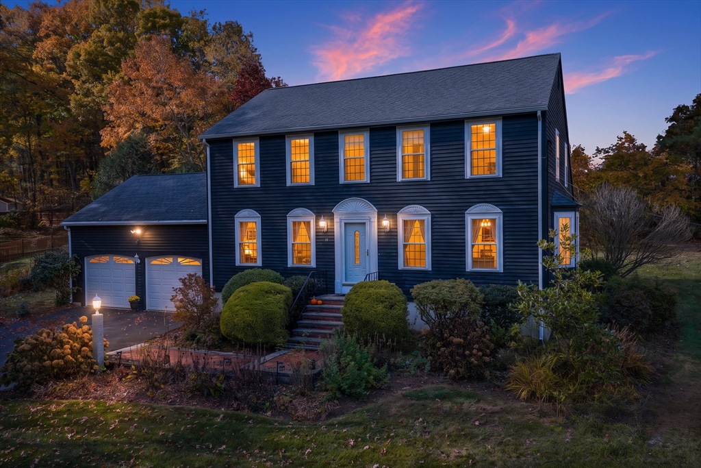 15 Brookview Rd in Millis