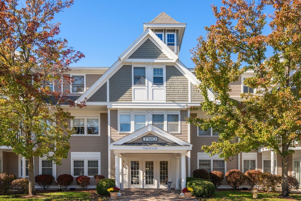 6 Technology Drive #223 in North Chelmsford