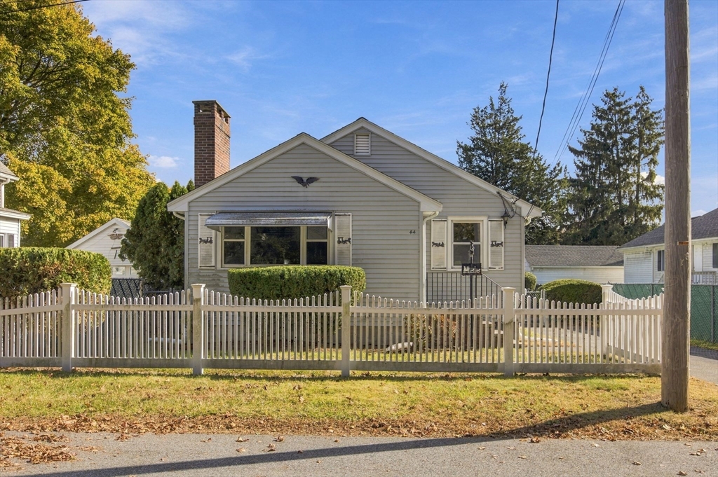 44 Sigourney St in Lynn